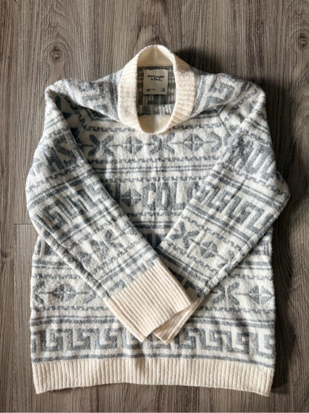 Abercrombie & Fitch Cream and Gray Geometric Crewneck Sweater